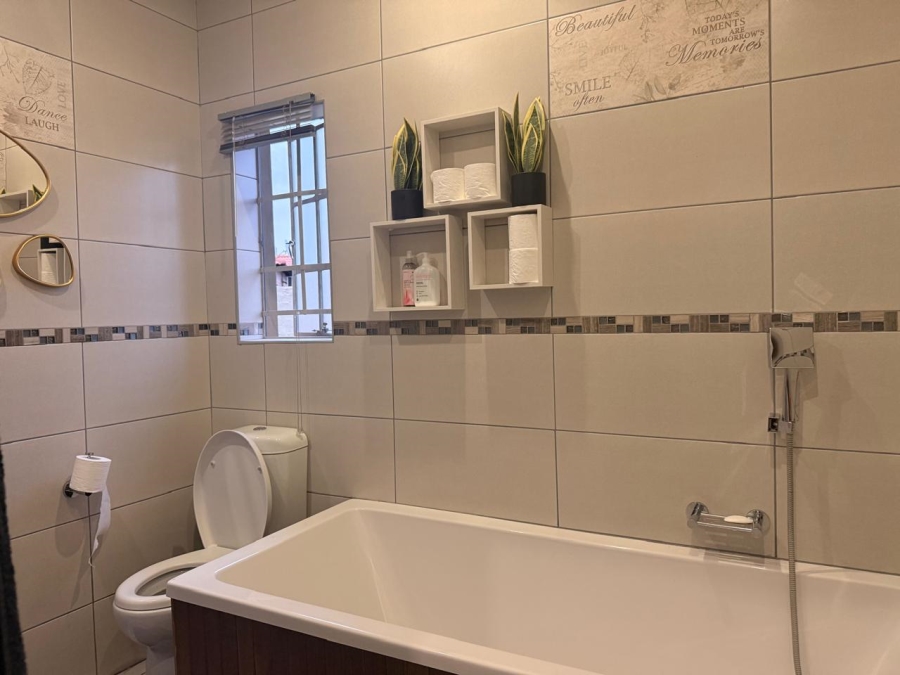 3 Bedroom Property for Sale in Waterkloof East North West